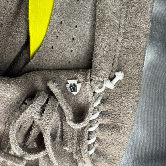 Minnetonka Moccasins Womens Kilty Fringe Bow Slip On Hardsole Memory Foam - Picture 3 of 6